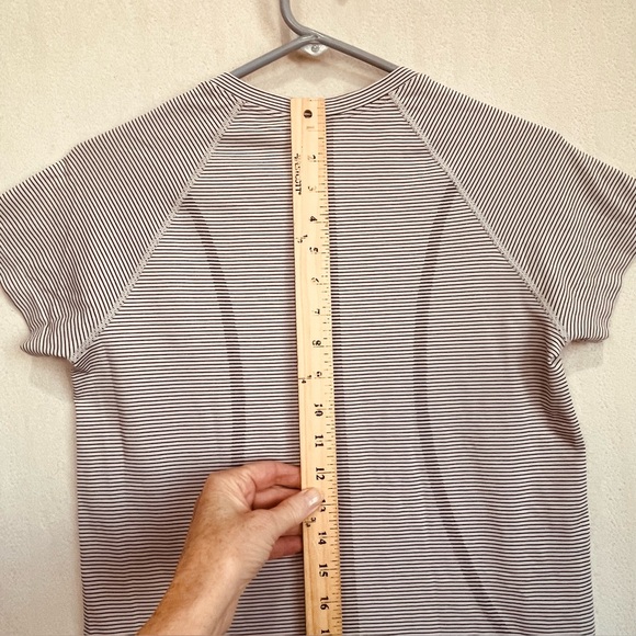 Lululemon Women Swifty Tech Short-Sleeve Shirt 2.0 Tempo Stripe White/Black Sz 8 - Picture 15 of 16